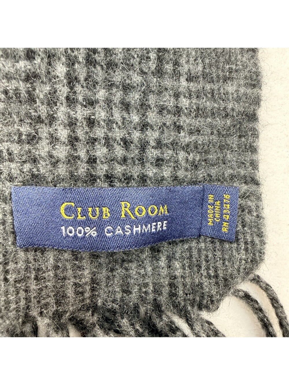 Club Room 100% Cashmere Scarf Mens Gray Prince of Wales Plaid Red Windowpane - Picture 4 of 4